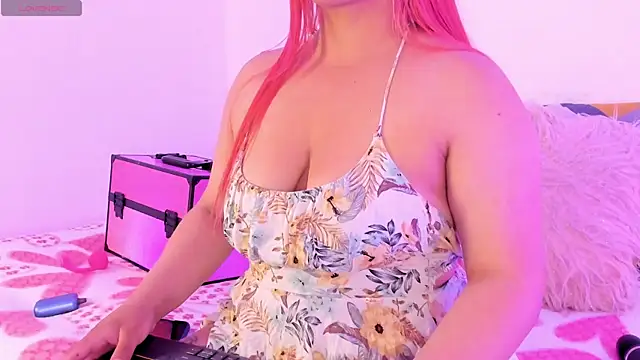 Snapshot of SophieRossi chatting on 10-02-25, 01:18 SophieRossi online show from 10-02-25, 01:18