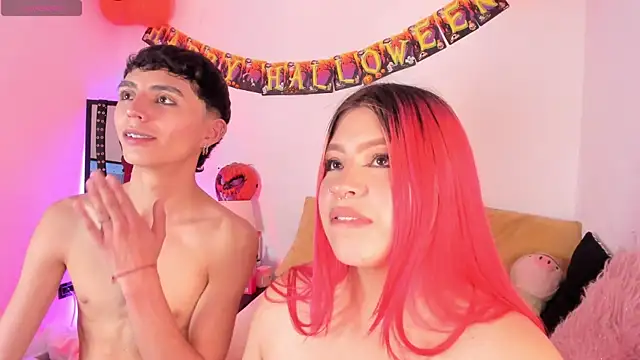 Snapshot of SophieRossi chatting on 10-11-25, 01:31 SophieRossi online show from 10-11-25, 01:31