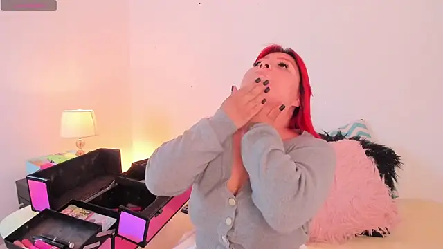 Snapshot of SophieRossi chatting on 11-14-25, 03:38 SophieRossi online show from 11-14-25, 03:38