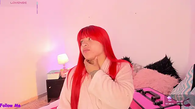 Snapshot of SophieRossi chatting on 11-21-25, 04:11 SophieRossi online show from 11-21-25, 04:11