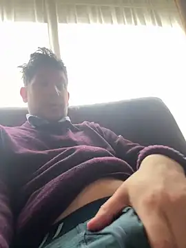 Snapshot of Taxidriver1988 chatting on 01-23-25, 09:50 Taxidriver1988 online show from 01-23-25, 09:50