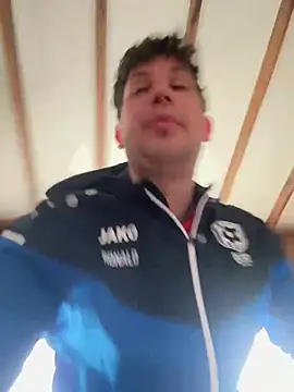 Snapshot of Taxidriver1988 chatting on 01-31-25, 12:07 Taxidriver1988 online show from 01-31-25, 12:07