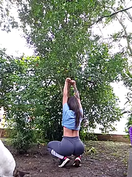 Snapshot of Yuky_ta chatting on 03-15-25, 02:45 Yuky ta online show from 03-15-25, 02:45