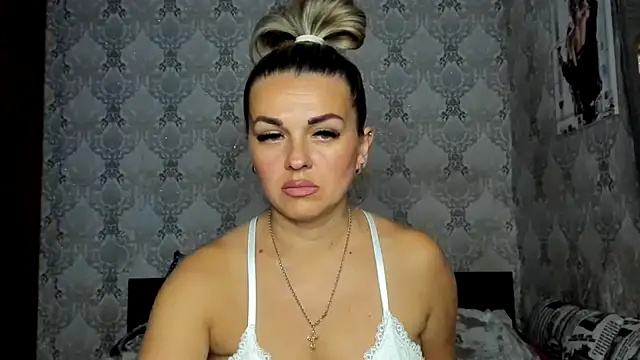 NicoletMoore online show from 09-25-25, 07:28