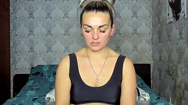 NicoletMoore online show from 12-17-25, 08:37