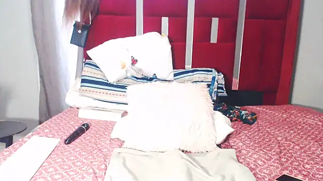 Snapshot of HoneyDropsX chatting on 01-30-25, 08:54 HoneyDropsX online show from 01-30-25, 08:54