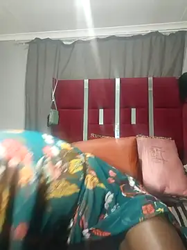 Snapshot of HoneyDropsX chatting on 03-18-25, 10:48 HoneyDropsX online show from 03-18-25, 10:48