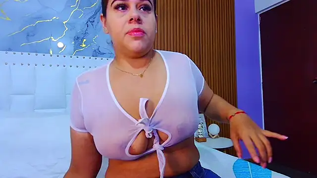 Snapshot of IrresistibleMilf chatting on 01-27-25, 12:05 IrresistibleMilf online show from 01-27-25, 12:05