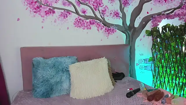 Snapshot of magali_19 chatting on 01-12-25, 12:39 magali 19 online show from 01-12-25, 12:39