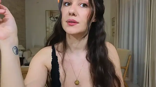 Snapshot of diamond_desiree chatting on 03-15-26, 10:38 diamond desiree online show from 03-15-26, 10:38