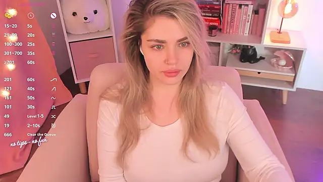 Snapshot of pussy-kattt chatting on 01-25-25, 11:13 pussy-kattt online show from 01-25-25, 11:13