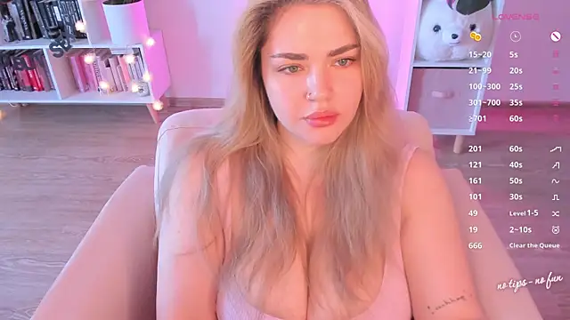 pussy-kattt online show from 05-27-26, 08:00
