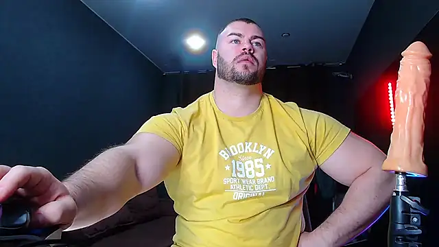 Snapshot of muscularjohnforuX chatting on 02-19-25, 04:55 muscularjohnforuX online show from 02-19-25, 04:55