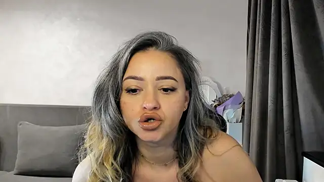 Claire95  online show from 02-20-25, 06:17