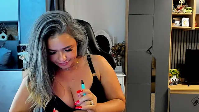 Claire95  online show from 09-15-25, 04:51