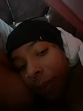 Snapshot of CutieFrmthehood chatting on 02-03-25, 02:45 CutieFrmthehood online show from 02-03-25, 02:45