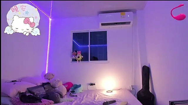 Snapshot of MollyG18 chatting on 01-31-25, 07:07 MollyG18 online show from 01-31-25, 07:07