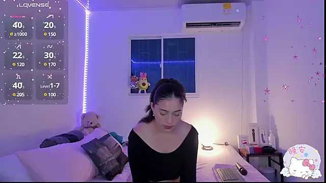 Snapshot of MollyG18 chatting on 03-12-25, 01:03 MollyG18 online show from 03-12-25, 01:03