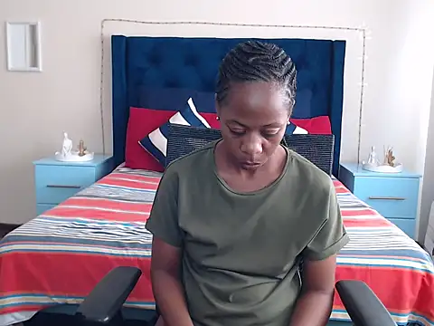 QUEENMANDYY online show from 03-26-26, 05:46