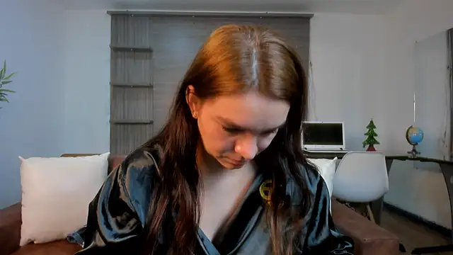 miataylorr1 online show from 12-13-24, 03:11