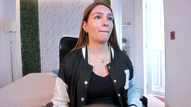 miataylorr1 online show from 11-20-25, 12:27