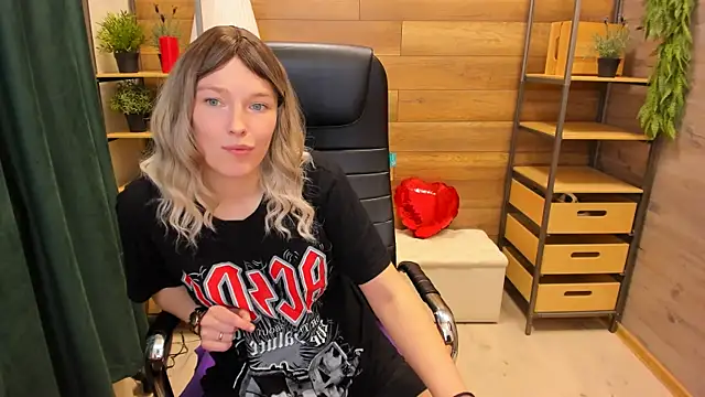  fiona Love online show from 02-10-25, 09:25