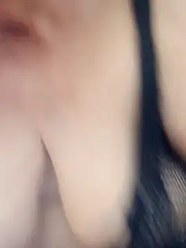 Snapshot of CALDA-AKIRA chatting on 02-06-25, 10:15 CALDA-AKIRA online show from 02-06-25, 10:15