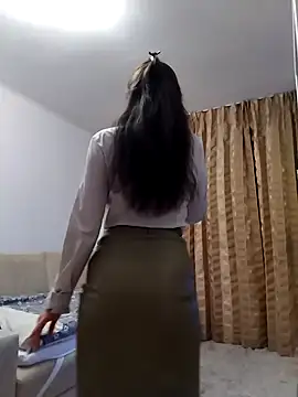 baby sweet girl  online show from 03-03-25, 10:20