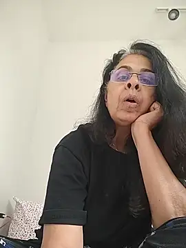 Susannemilf online show from 11-22-25, 07:02