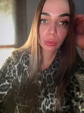 Snapshot of Bad_Giorgia chatting on 02-04-25, 03:04 Bad Giorgia online show from 02-04-25, 03:04