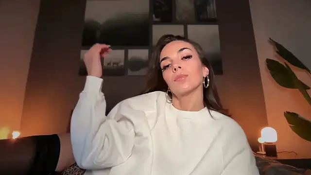 Snapshot of Bad_Giorgia chatting on 10-02-25, 11:06 Bad Giorgia online show from 10-02-25, 11:06