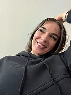 Snapshot of Bad_Giorgia chatting on 10-19-25, 04:51 Bad Giorgia online show from 10-19-25, 04:51