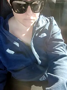 Snapshot of julimonroe chatting on 02-13-25, 05:33 julimonroe online show from 02-13-25, 05:33