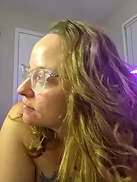 Snapshot of julimonroe chatting on 02-28-25, 05:59 julimonroe online show from 02-28-25, 05:59