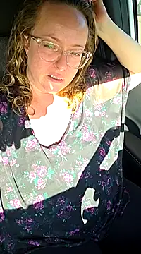 Snapshot of julimonroe chatting on 03-13-25, 03:17 julimonroe online show from 03-13-25, 03:17