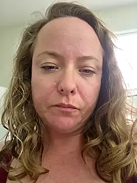 Snapshot of julimonroe chatting on 03-17-25, 11:54 julimonroe online show from 03-17-25, 11:54