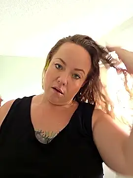 julimonroe online show from 02-04-26, 03:29