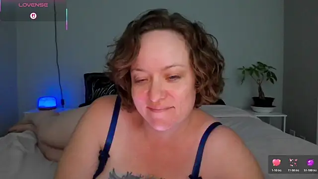 julimonroe online show from 04-27-26, 03:04