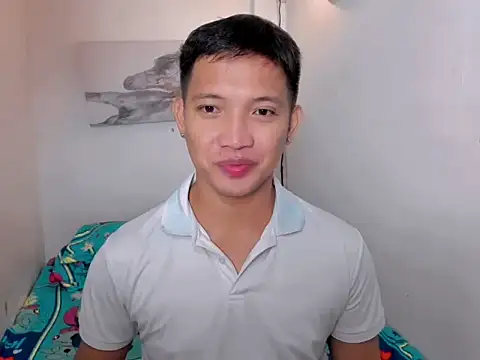 Snapshot of xSebastian19 chatting on 09-17-25, 04:52 xSebastian19 online show from 09-17-25, 04:52