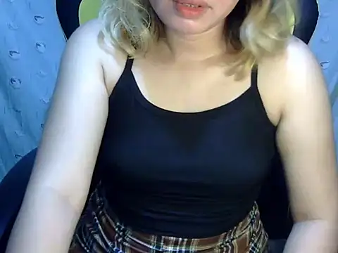 Snapshot of ___zurIII09_ chatting on 12-10-24, 06:44 zurIII09 online show from 12-10-24, 06:44