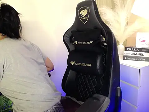 Snapshot of Martha_pookerxxx chatting on 01-23-25, 12:04 Martha pookerxxx online show from 01-23-25, 12:04