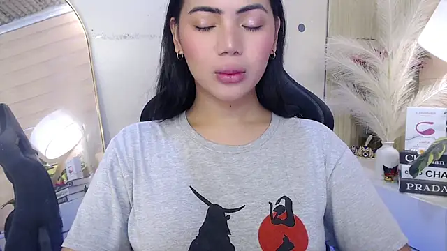 Snapshot of Martha_pookerxxx chatting on 12-04-25, 11:57 Martha pookerxxx online show from 12-04-25, 11:57