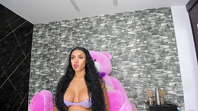 Snapshot of HeidyWillss chatting on 01-10-25, 07:21 HeidyWillss online show from 01-10-25, 07:21