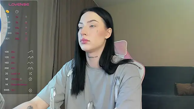 JenniferQueen11 online show from 01-10-25, 04:51