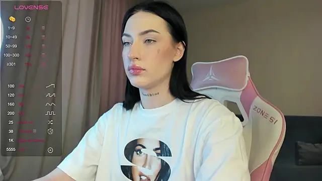 JenniferQueen11 online show from 01-16-25, 06:25