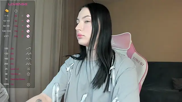 JenniferQueen11 online show from 01-17-25, 02:18