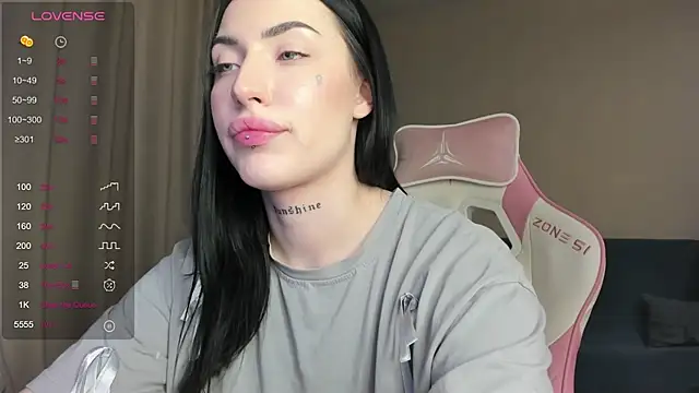 JenniferQueen11 online show from 01-23-25, 08:02