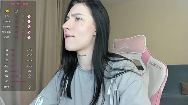 JenniferQueen11 online show from 01-30-25, 08:21