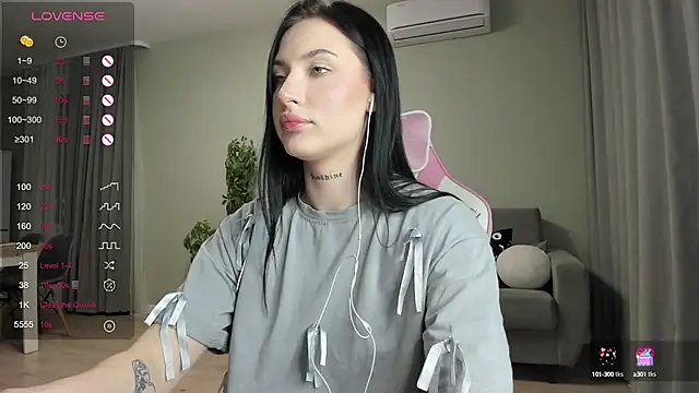 JenniferQueen11 online show from 02-12-25, 01:59