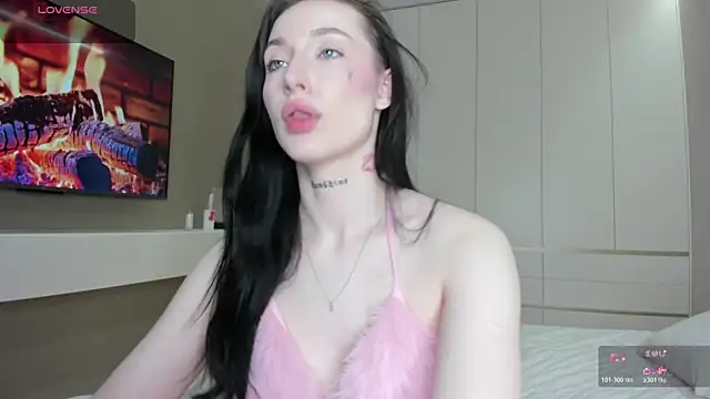 JenniferQueen11 online show from 04-23-26, 06:21